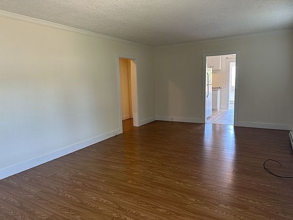 3rd image of 521 S Race St
