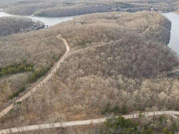 4th image of Indian Creek Dr