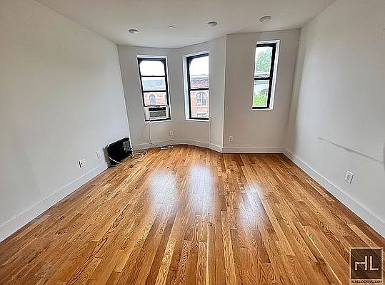 1st image of 440 15th St #4L