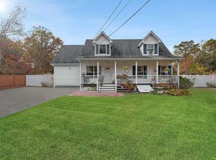 320 Railroad Ave, Center Moriches, NY 11934
