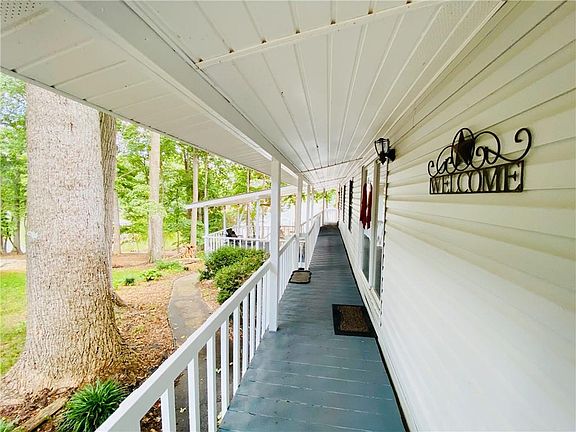 5th image of 72 Chauvin Ct