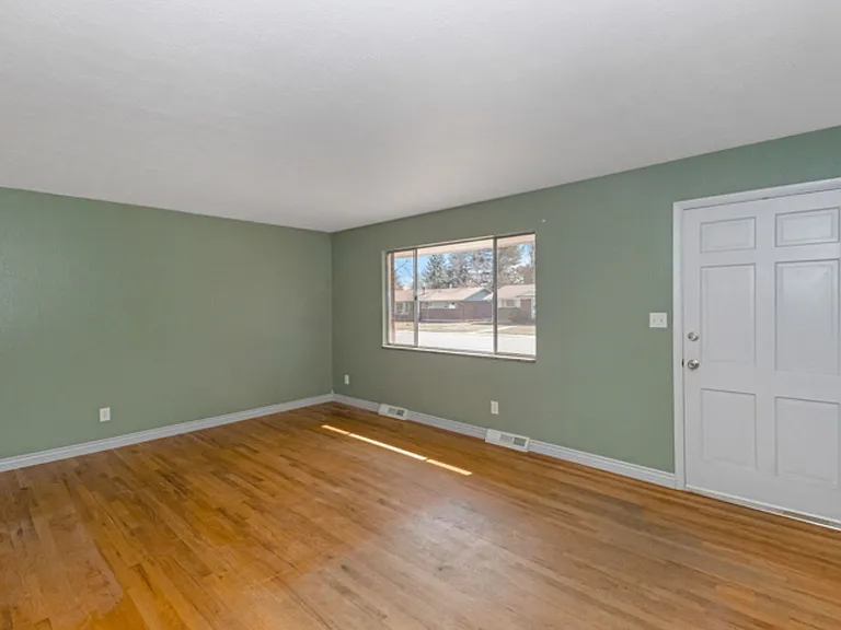 604 Tulane Dr — Photo 4