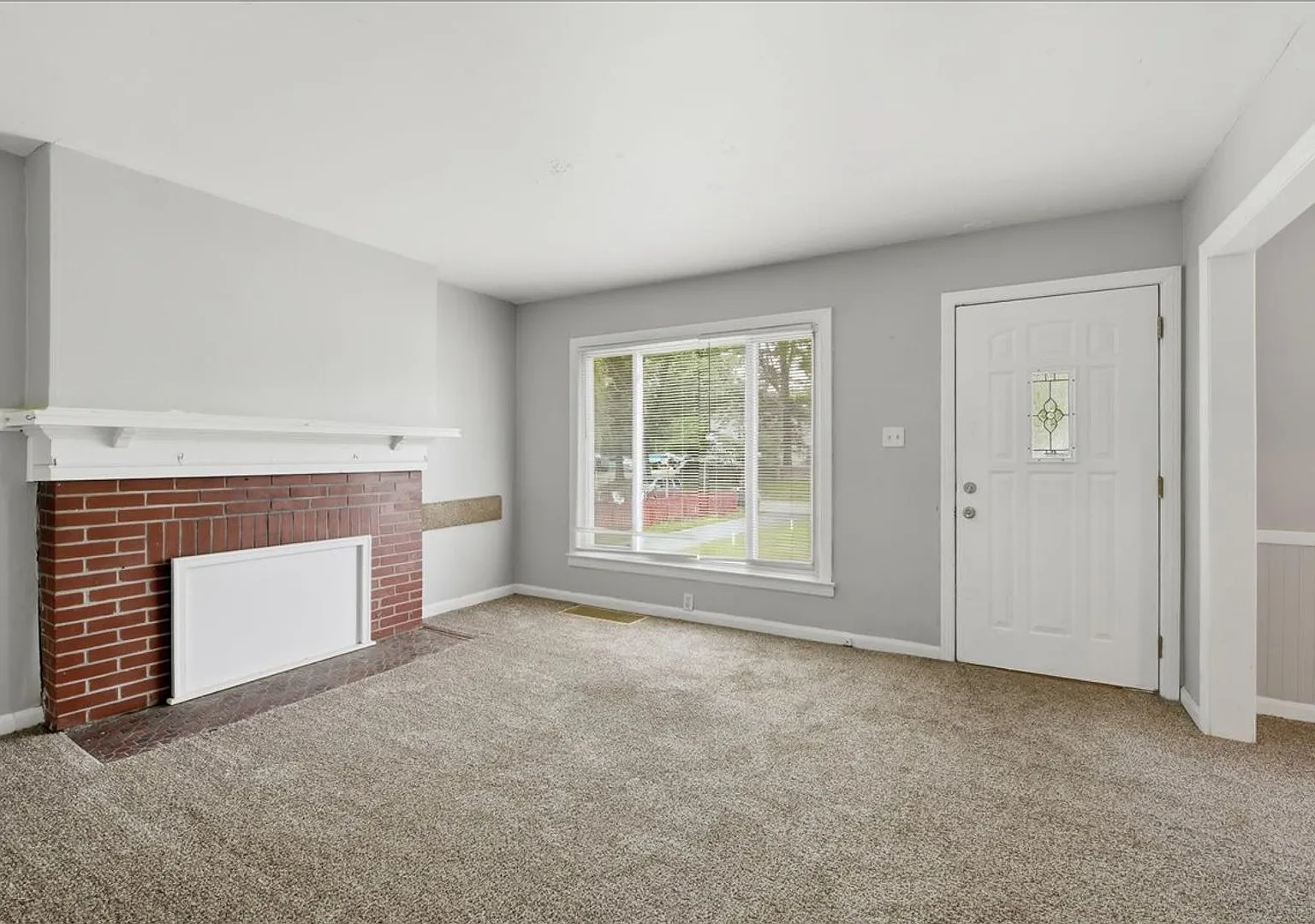 3436 N Lasalle St - $1,300.00/mo. — Photo 4