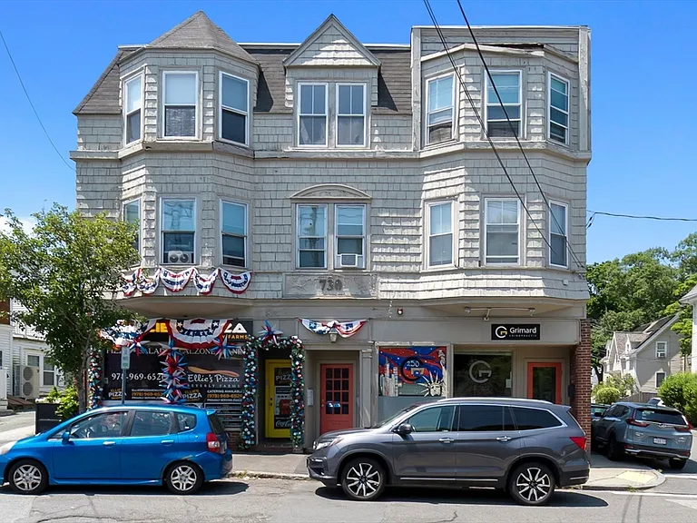 730 Hale St #3L-3L-3L — Photo 1