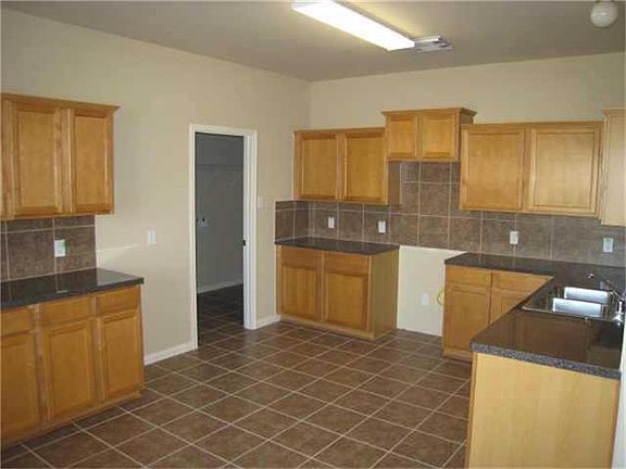 3rd image of 5814 Coyote Echo Dr