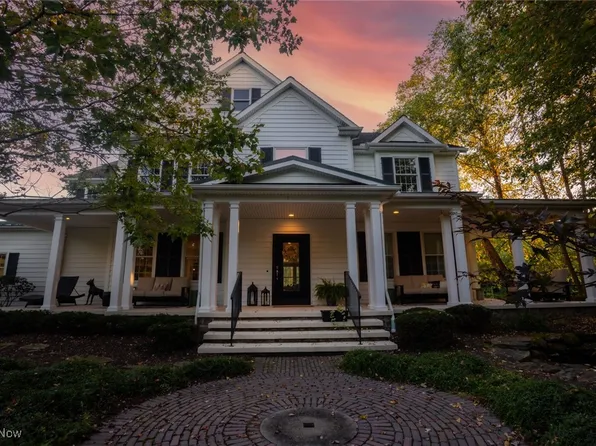 10881 Stafford Rd, Chagrin Falls, OH 44023