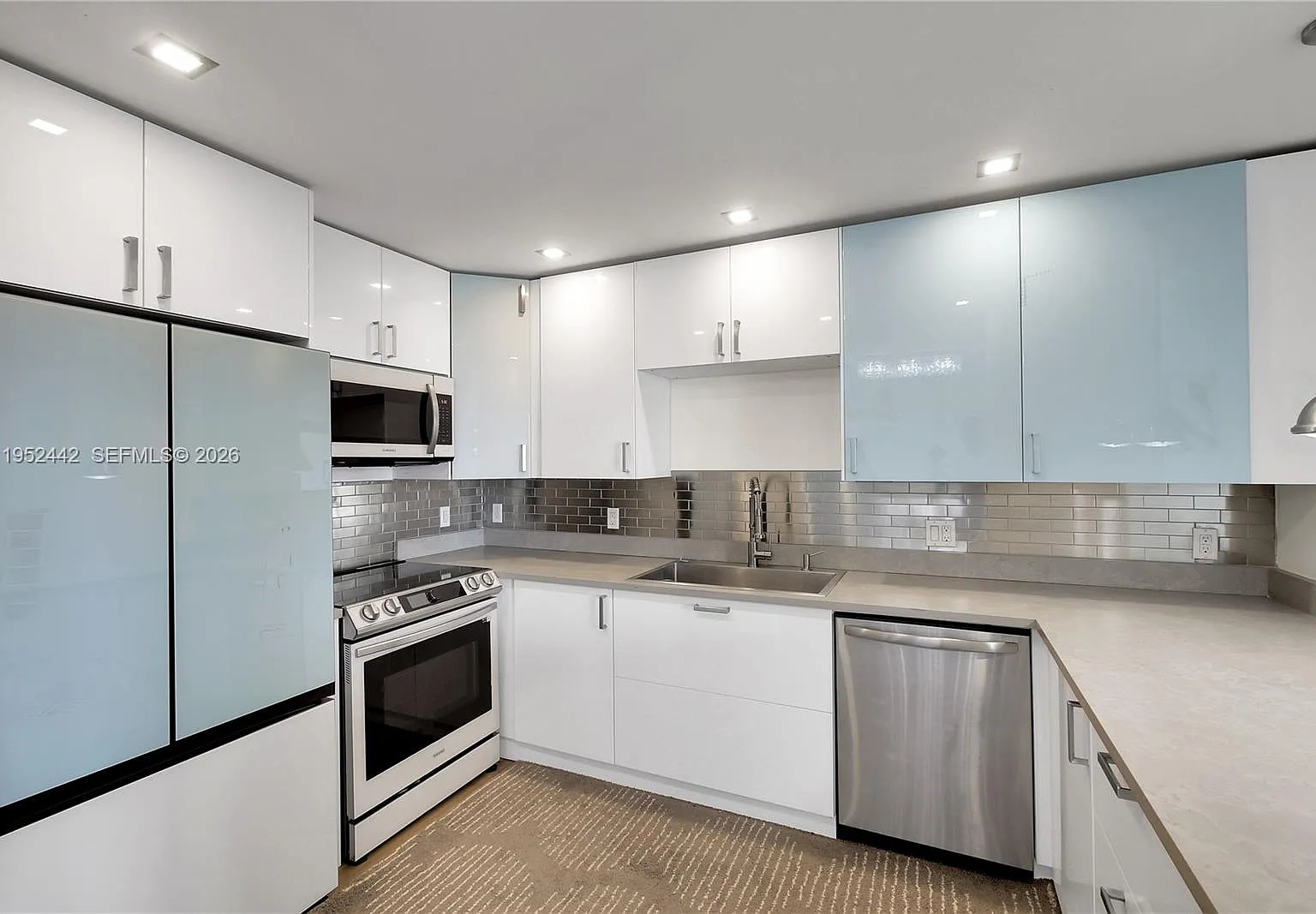 2 bed, 1357 sqft, $3,999 — Photo 4