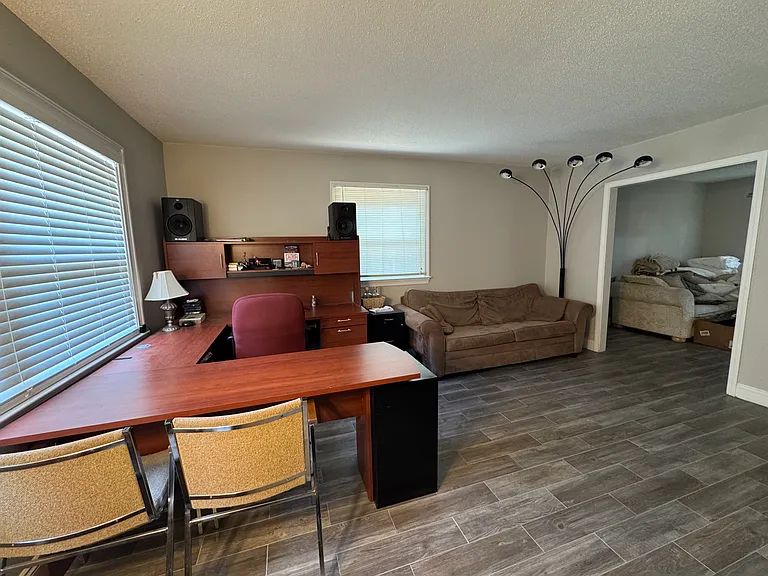 4229 Lancaster Dr — Photo 13