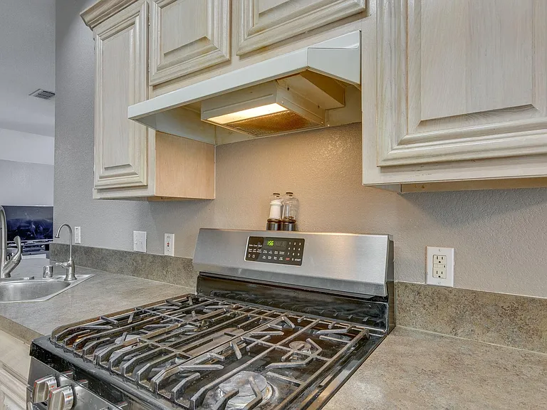 9005 Tyne Trl — Photo 14