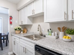 31 Highland Hills Ln #11-201, Stuarts Draft, VA 24477