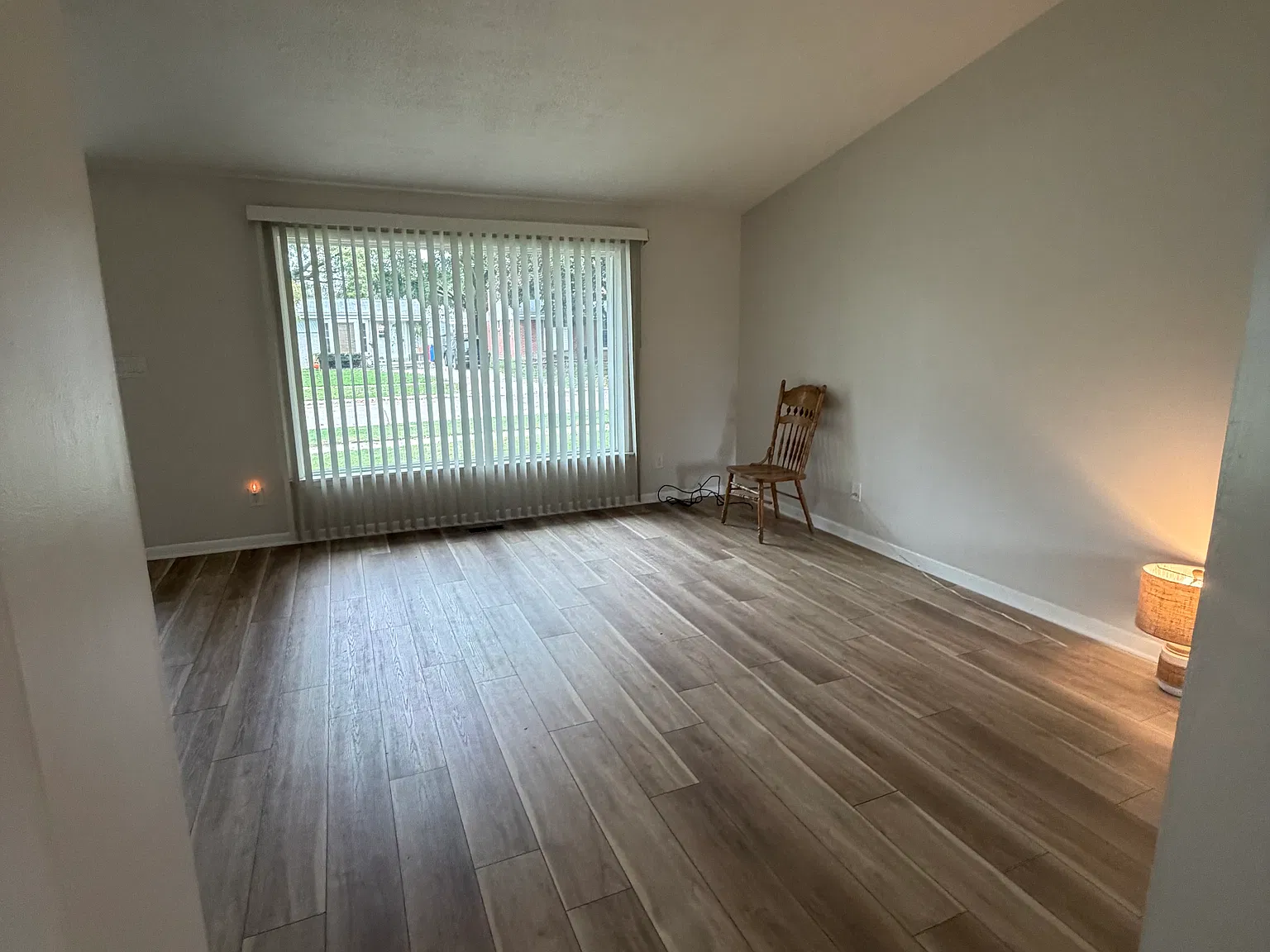 3 bed, 1.5 bath, 1015 sqft, $1,850 — Photo 1