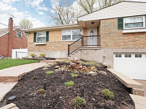 3rd image of 586 Covedale Ave