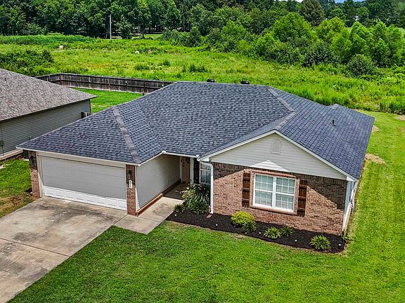 4th image of 128 Angel Ln