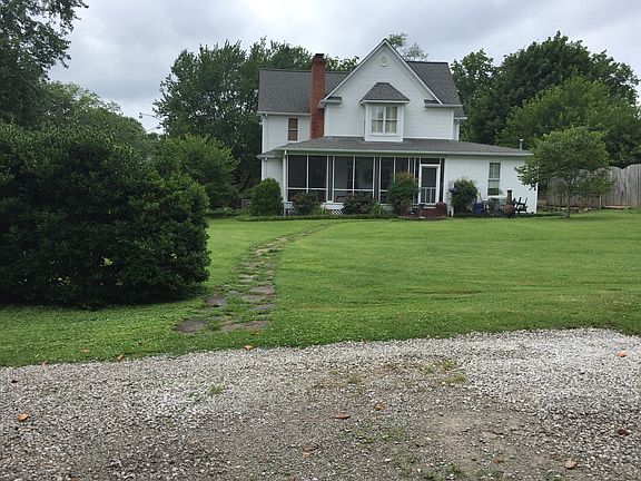 2nd image of 303 N Dixie Ave