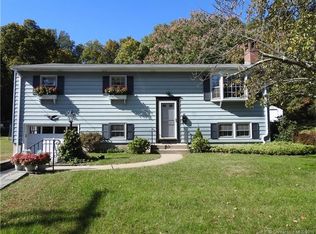 22 Curtis St, Norwich, CT 06360