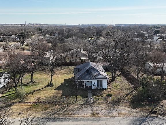 4th image of 213 W Eldred St #1