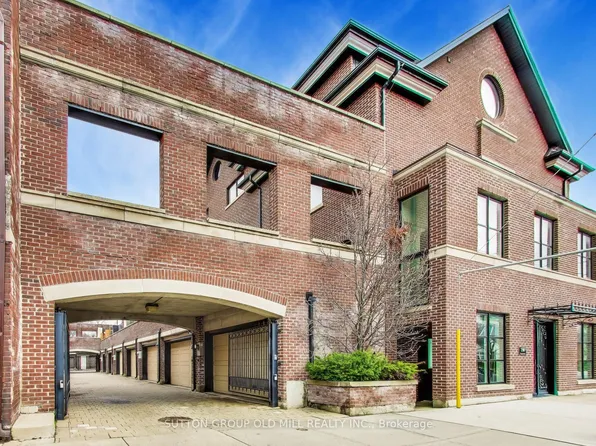 756 Annette St, Toronto, ON M6S 2E2