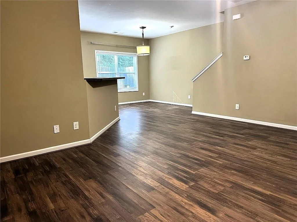 3 bed, 2.5 bath, 1508 sqft, $1,900 — Photo 4
