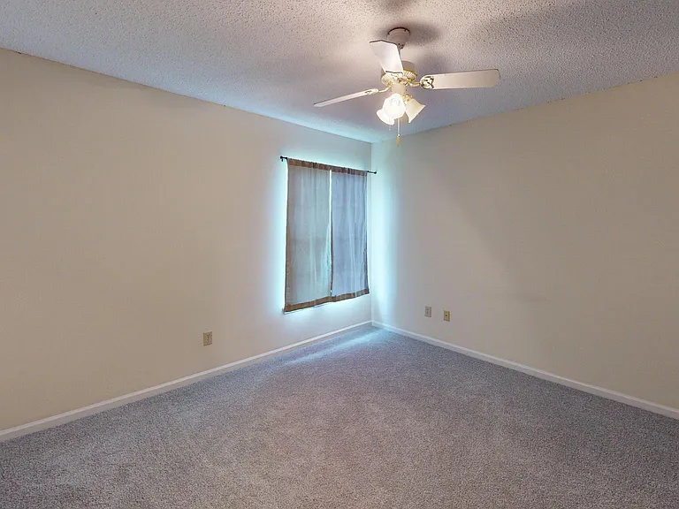 2484 Glade Springs Dr — Photo 4
