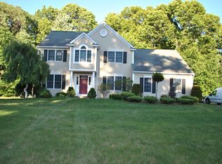 36 Marcel Rd, Halfmoon, NY 12065