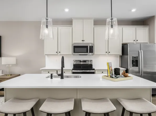 73 Domenica Dr, Moorestown, NJ 08057