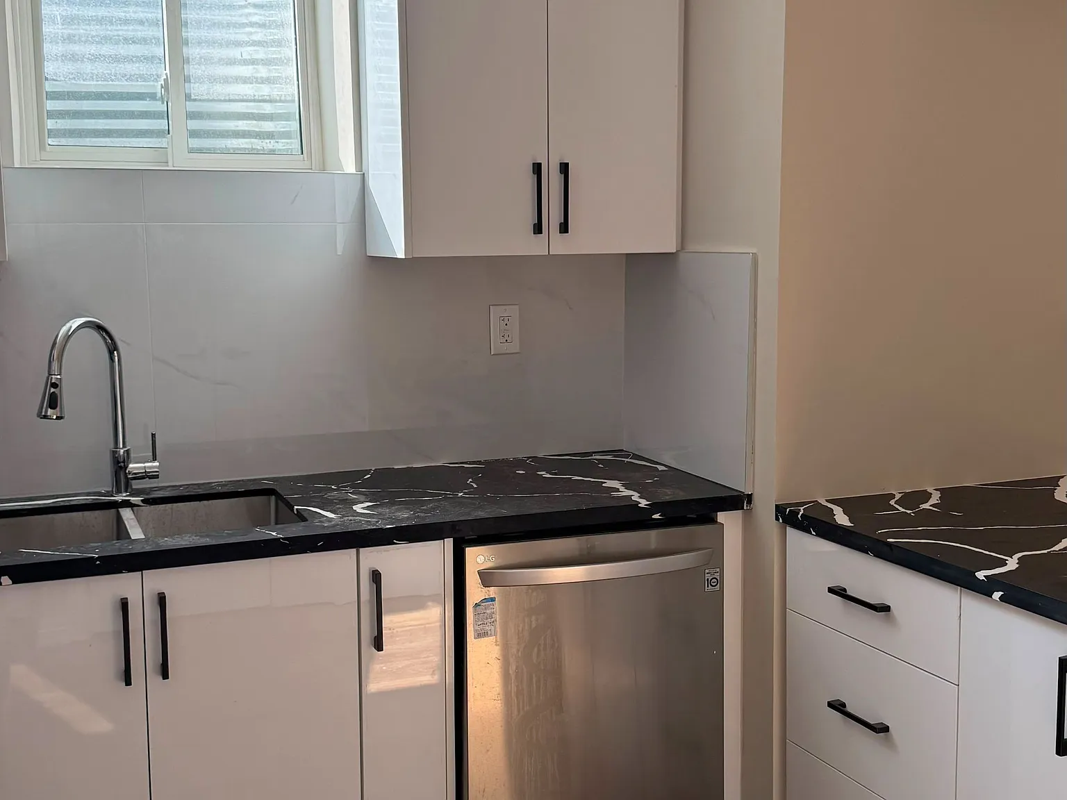 2 bed, $2,100 — Photo 4