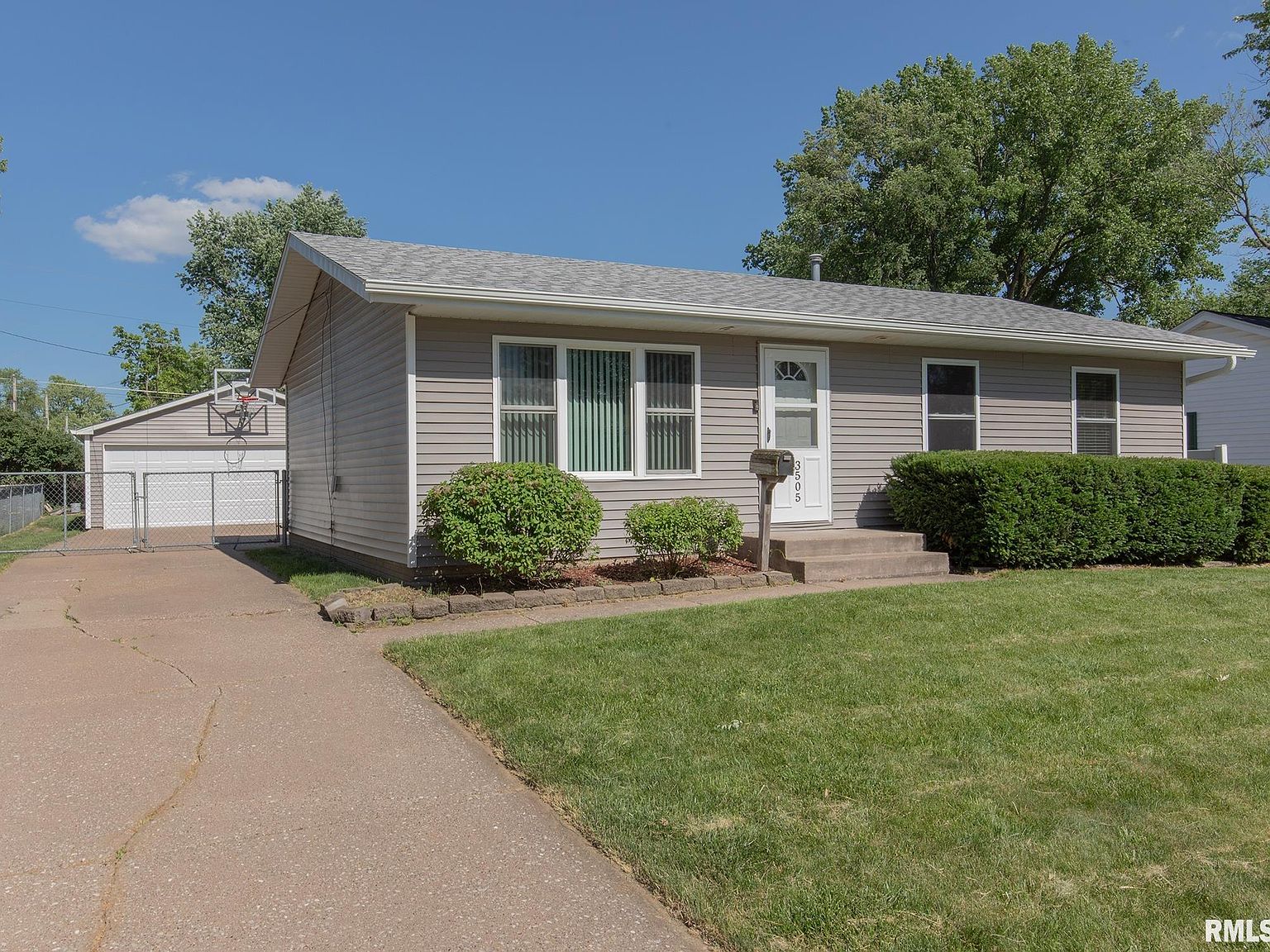 3505 Somerset Dr, Bettendorf, IA 52722 Zillow