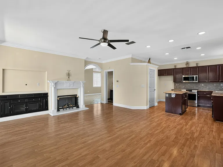 6816 Trailride Way — Photo 4