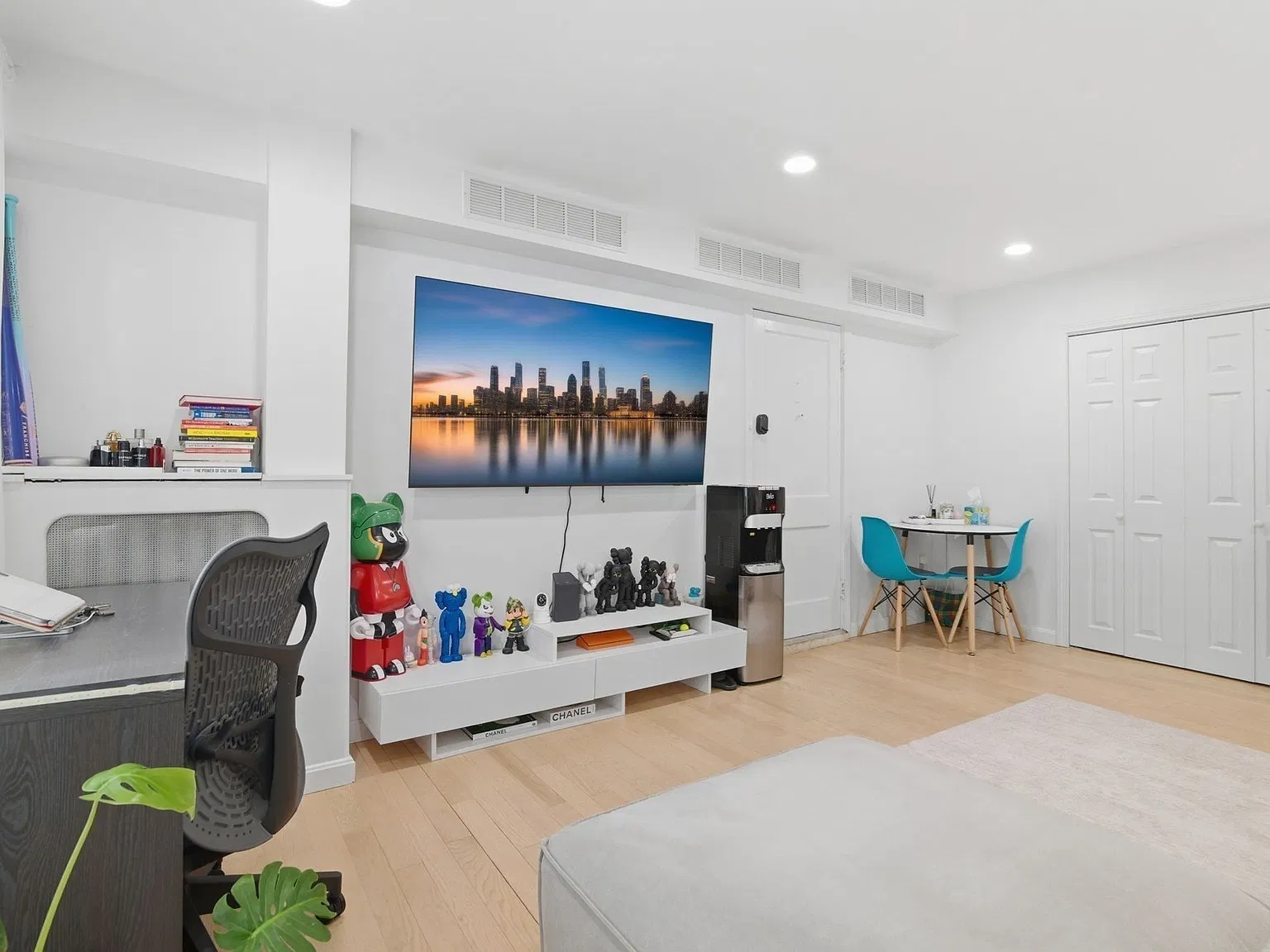 1 bed, 575 sqft, $3,000 — Photo 2