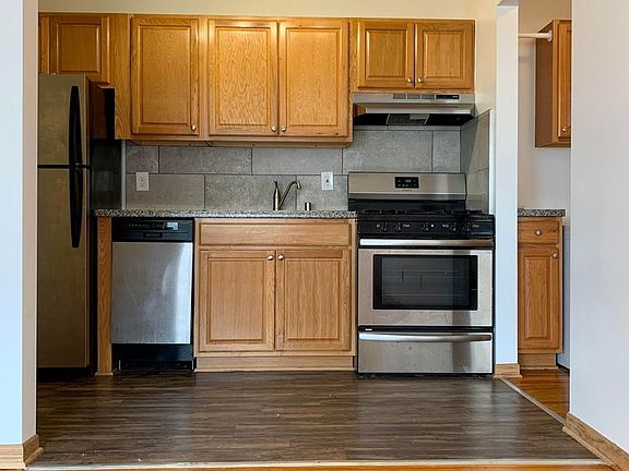 4th image of 615 E 18th St #11337452