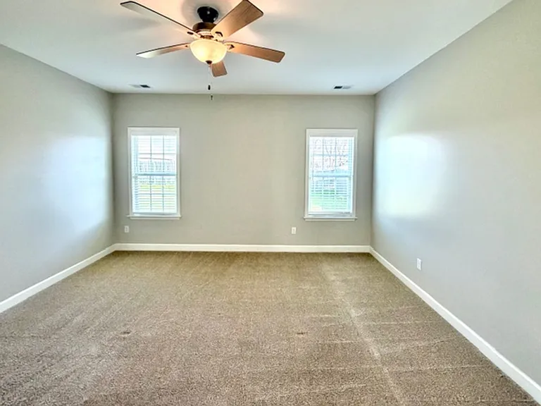 5560 Lakeside Cir W — Photo 7