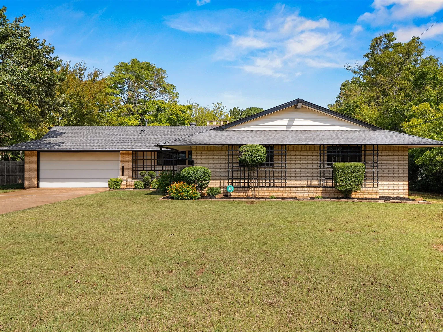 3 bed, 1718 sqft, $1,890 — Photo 3