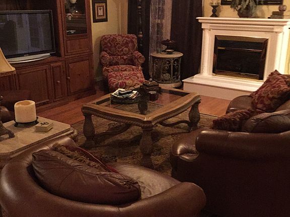 4th image of 1617 Meadowbrook Dr