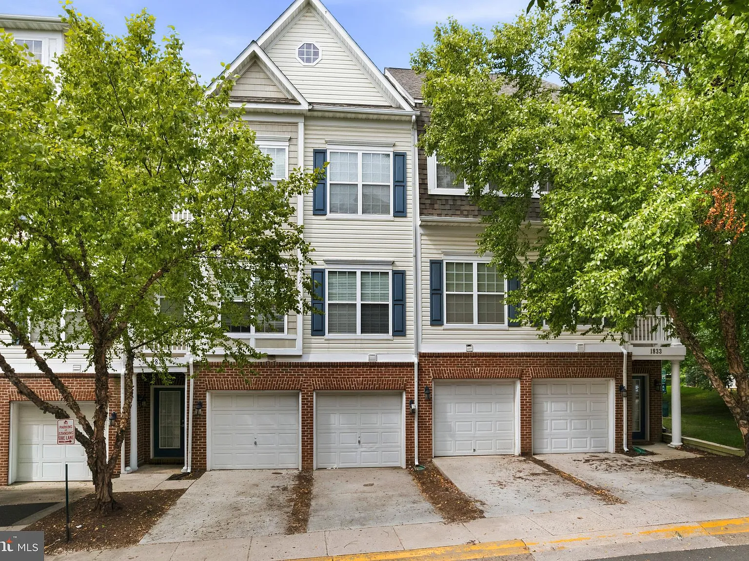 3 bed, 2.5 bath, 1593 sqft, $2,450 — Photo 1