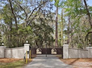 30 Black Island Rd E, Darien, GA 31305