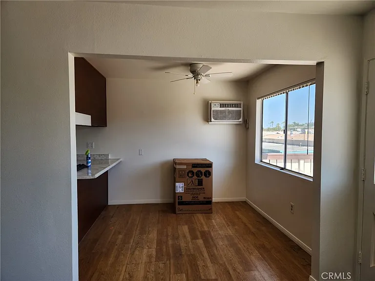 212 S Delano St — Photo 2