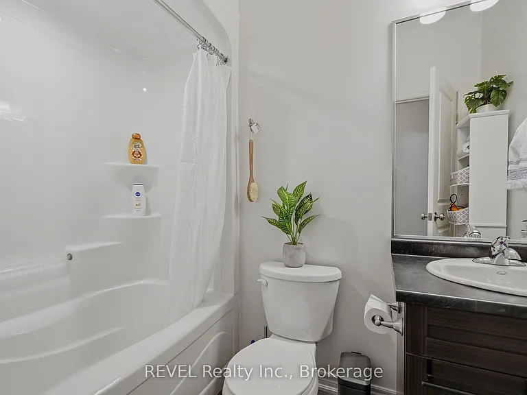 39 Pierpoint Dr — Photo 5