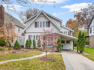 37 Hanover Rd, Pleasant Ridge, MI 48069