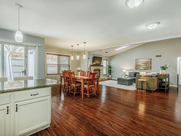 1602 BUCKINGHAM Road, Stoughton, WI 53589