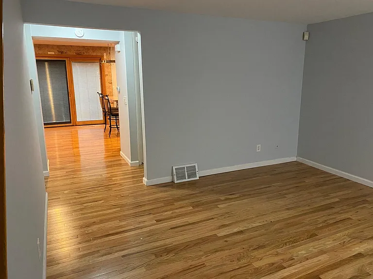 89 Towne House Rd — Photo 8
