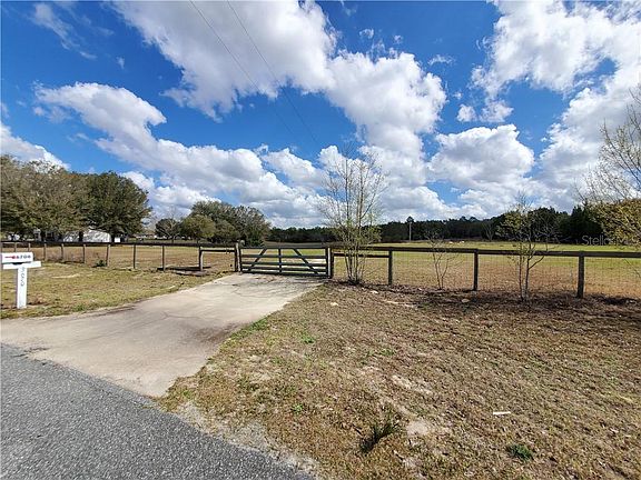 3rd image of 36706 Leslye Ln
