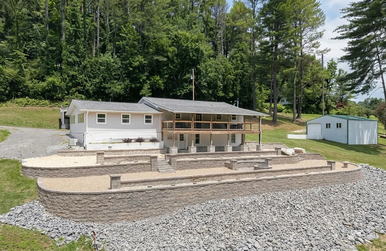 756 Shasteen Hollow Rd — Photo 4