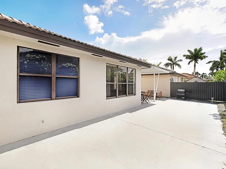 16082 SW 68th Ter — Photo 26