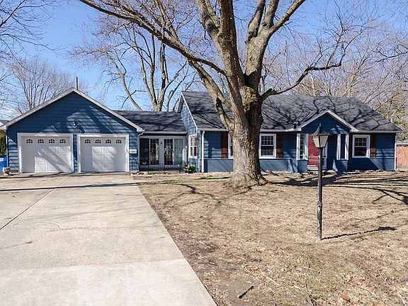 2nd image of 910 S Buchanan Dr