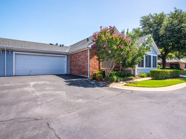 2305 Jennifer Ln, Bedford, TX 76021