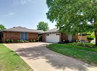 10124 Stoney Bridge Rd, Fort Worth, TX 76108