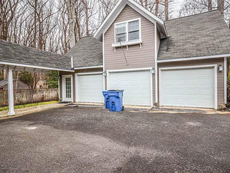 9108 Weant Dr — Photo 47