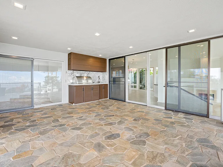 691 Kaulana Pl — Photo 34