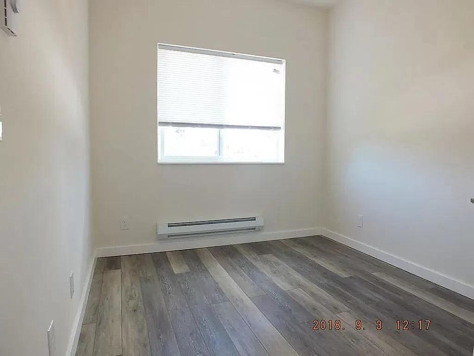 1st image of 12544 15th Ave NE #304