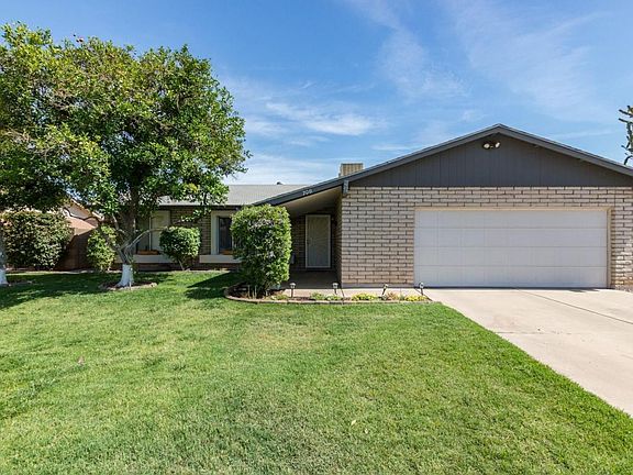 3rd image of 708 W Hermosa Dr